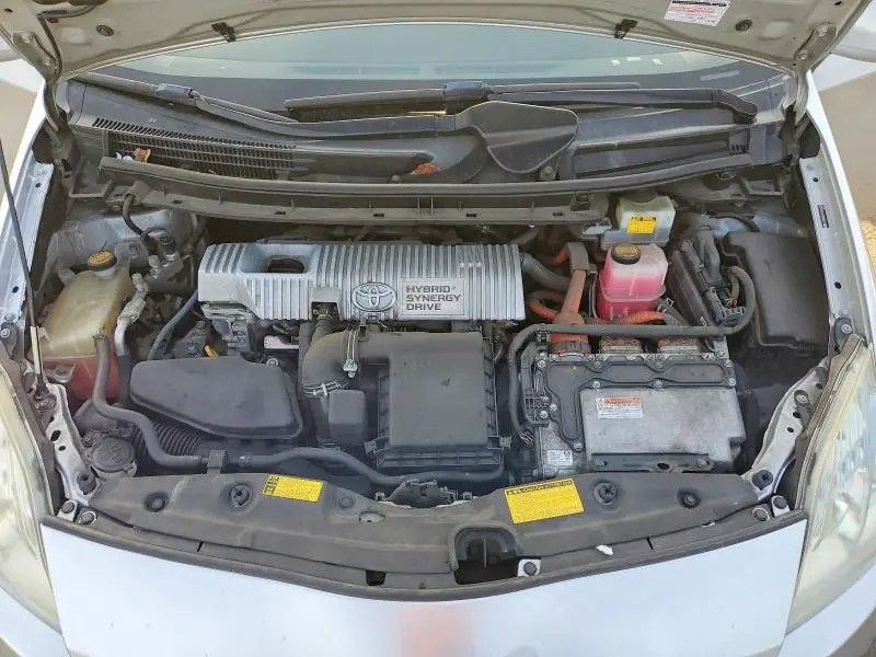 2010 TOYOTA PRIUS III  