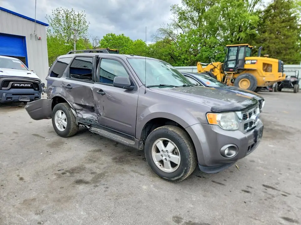 2010 FORD ESCAPE XLT  