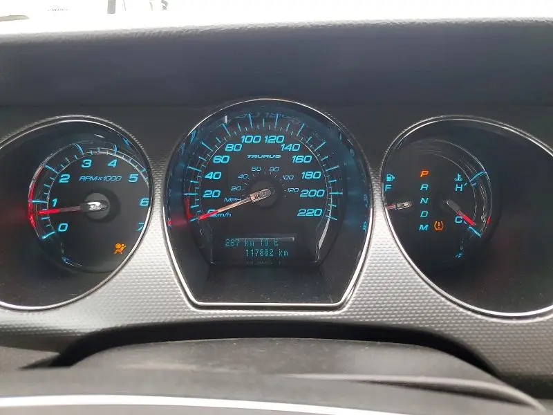 2010 FORD TAURUS SEL  