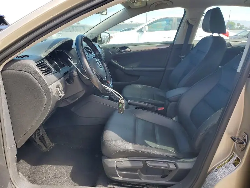 2015 VOLKSWAGEN JETTA SE  