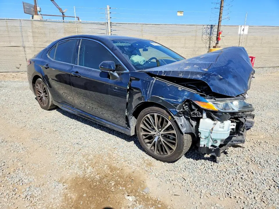 2019 TOYOTA CAMRY SE  