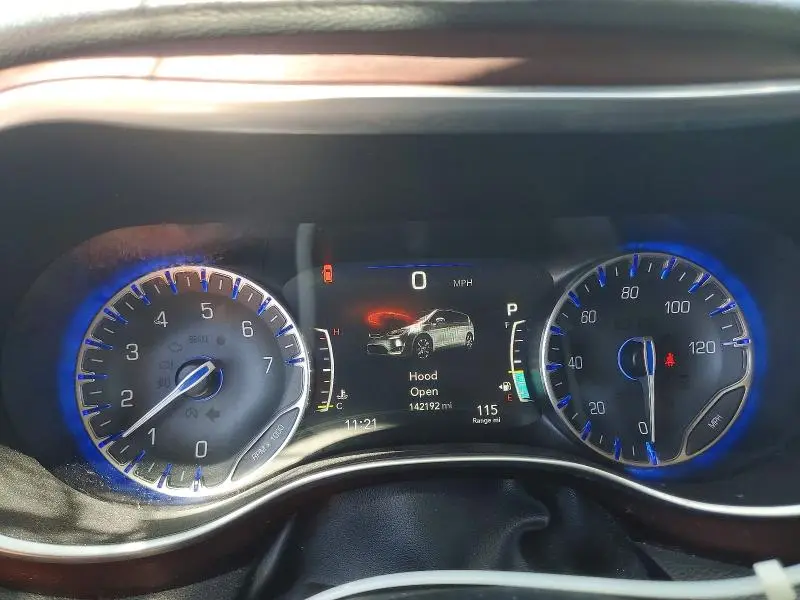 2017 CHRYSLER PACIFICA LIMITED  