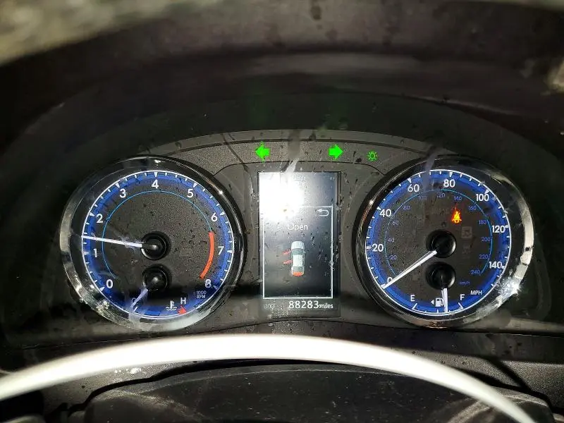 2019 TOYOTA COROLLA SE  