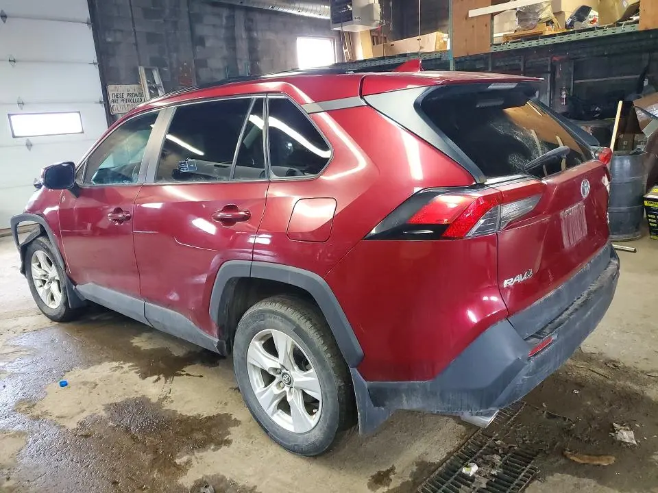 2019 TOYOTA RAV4 XLE  