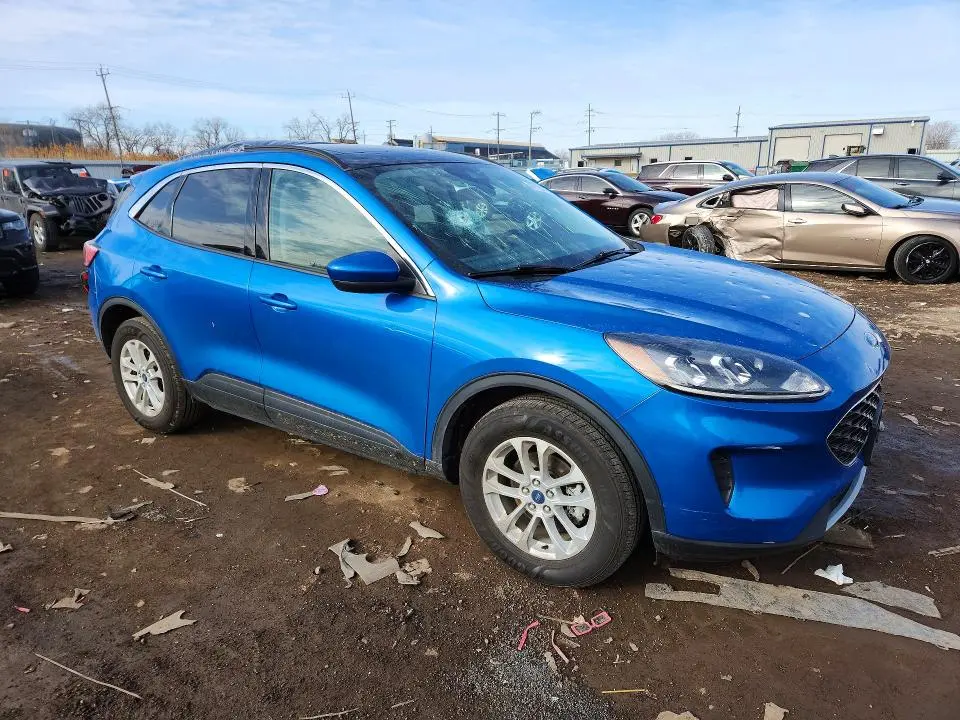 2021 FORD ESCAPE SE  