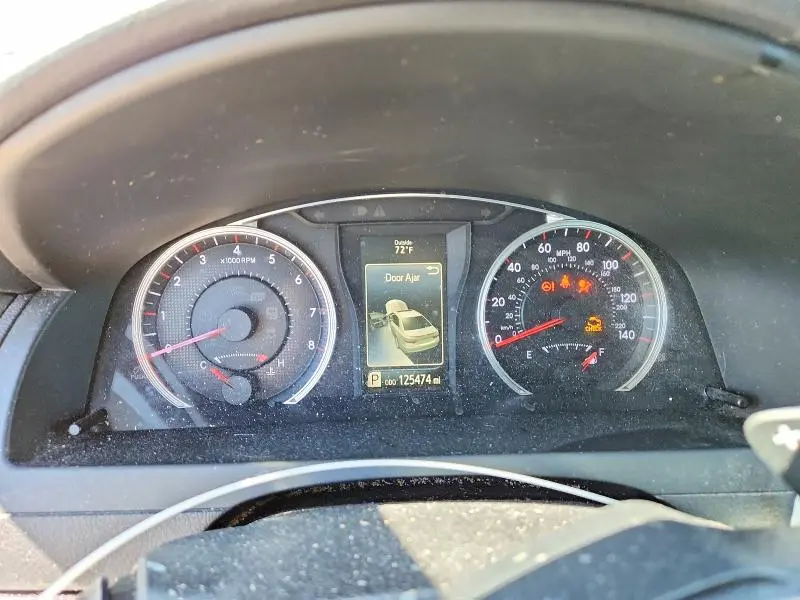 2016 TOYOTA CAMRY SE  