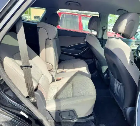 2018 HYUNDAI SANTA FE SE  