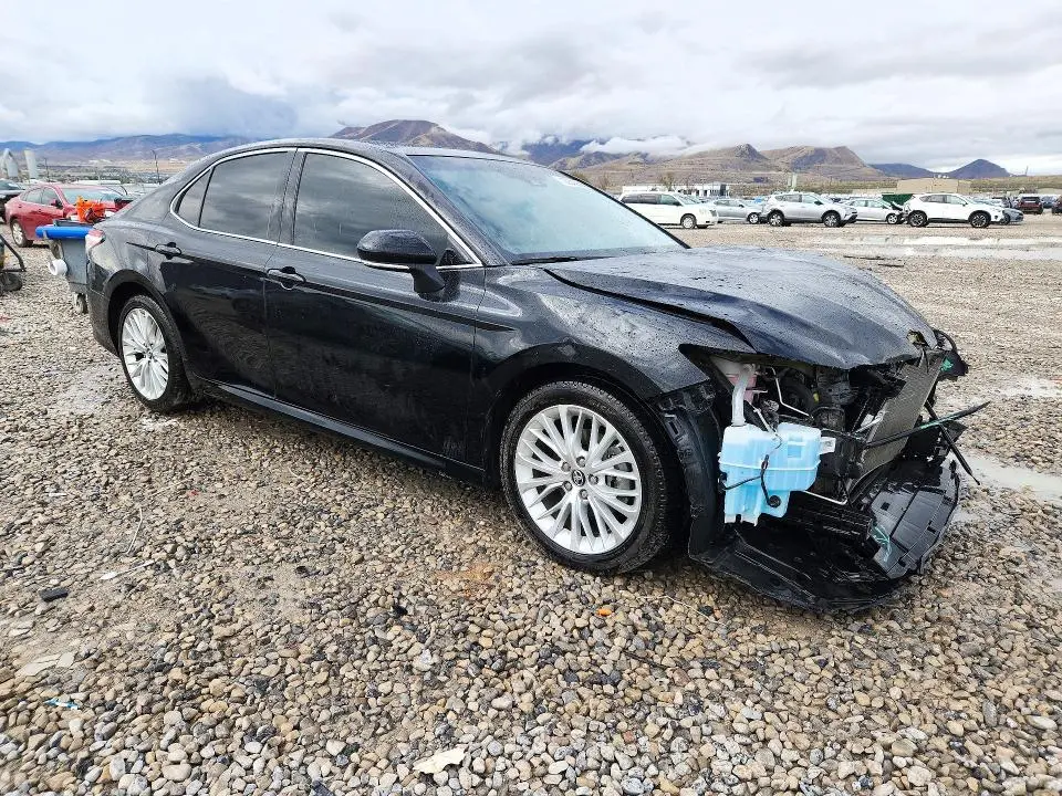 2018 TOYOTA CAMRY XLE V6  