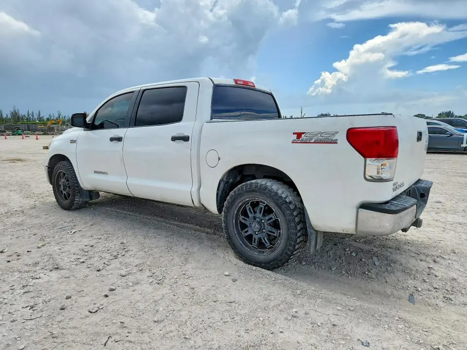 2011 TOYOTA TUNDRA CREWMAX SR5  