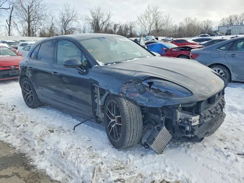 2024 PORSCHE MACAN S  