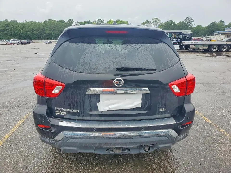 2017 NISSAN PATHFINDER SL  