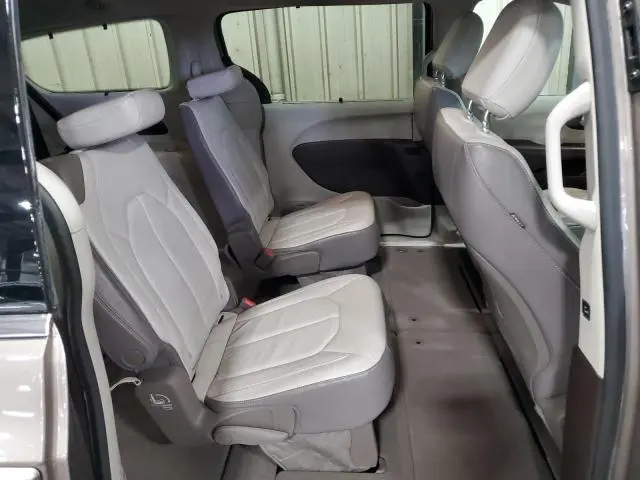 2017 CHRYSLER PACIFICA TOURING L  