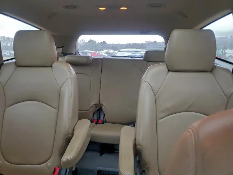 2012 CHEVROLET TRAVERSE LT  