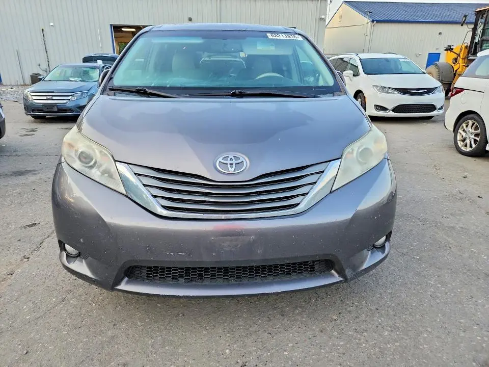 2013 TOYOTA SIENNA XLE 7-PASSENGER  