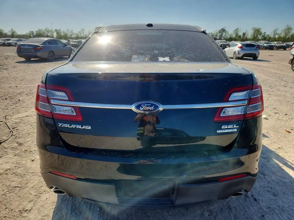 2015 FORD TAURUS SEL  