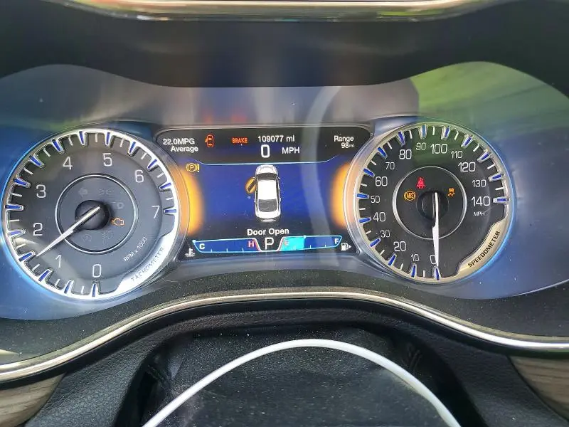 2015 CHRYSLER 200 C  