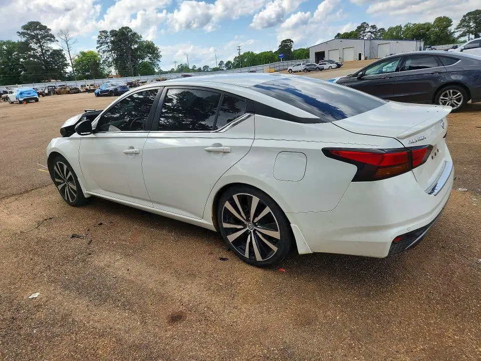 2020 NISSAN ALTIMA SR  