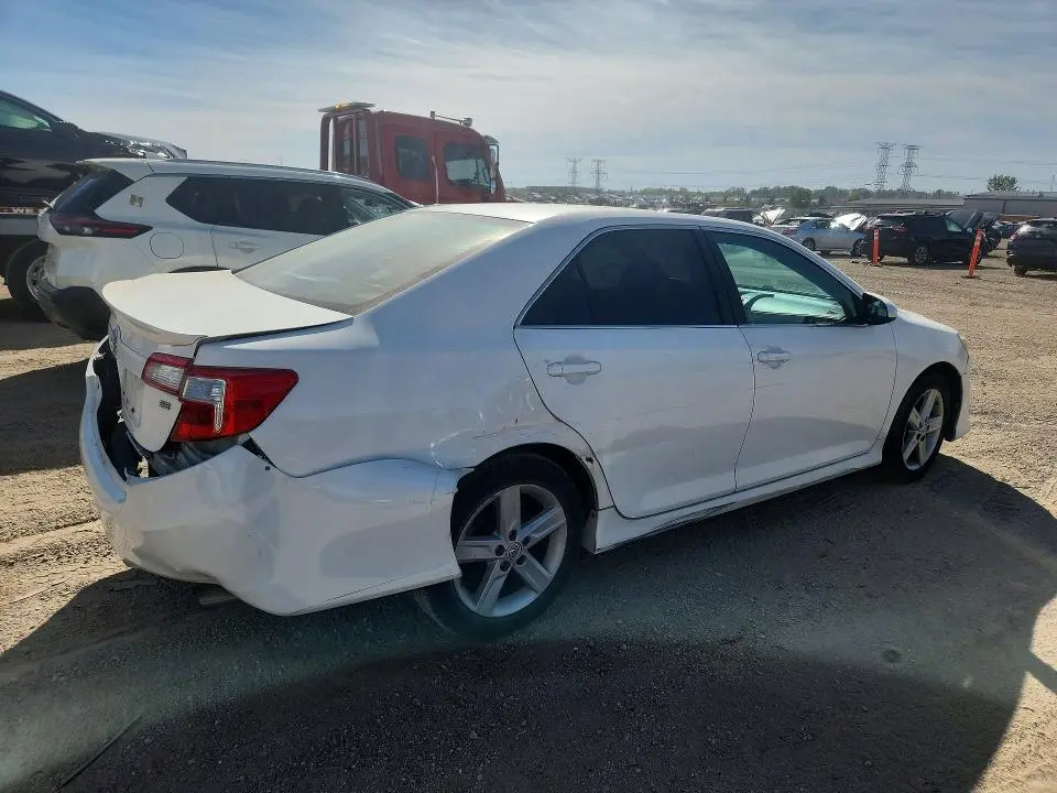 2012 TOYOTA CAMRY SE  