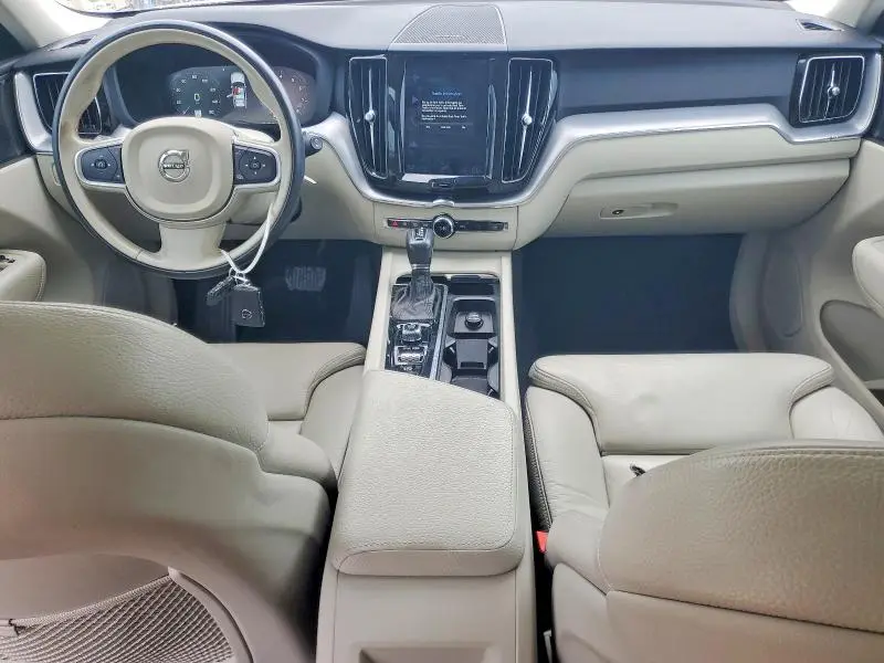 2019 VOLVO XC60 T5 MOMENTUM  