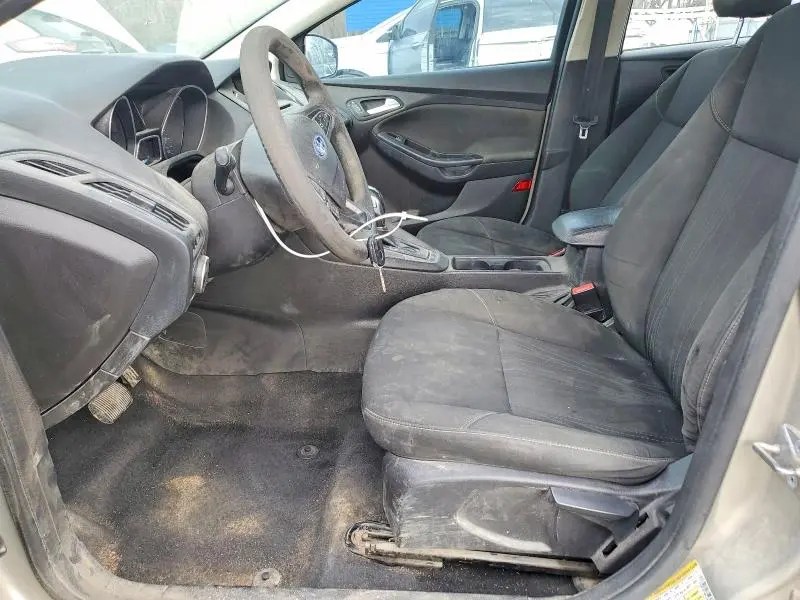 2015 FORD FOCUS SE  