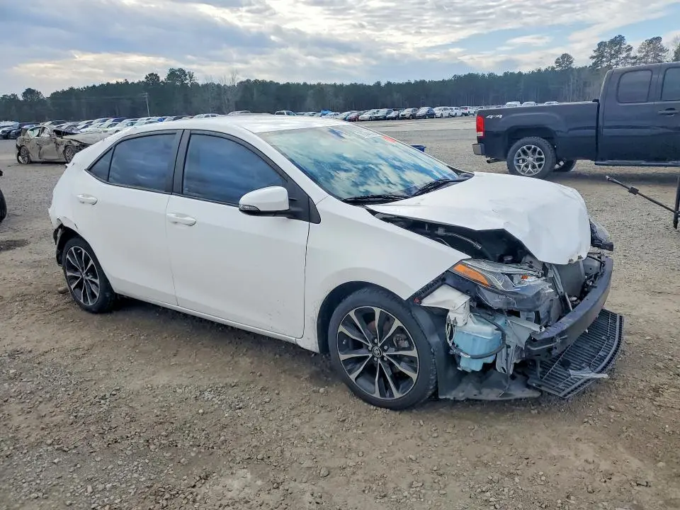 2017 TOYOTA COROLLA SE  