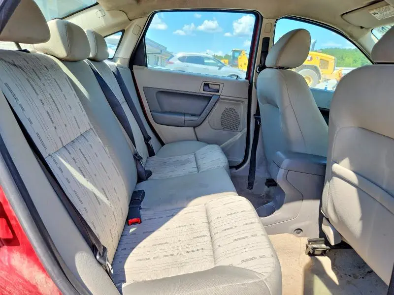 2011 FORD FOCUS SE  