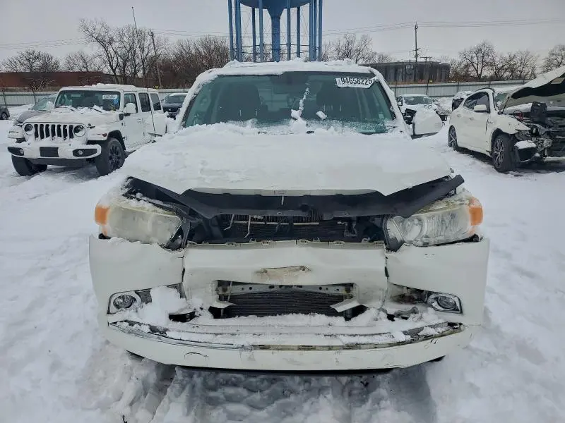 2010 TOYOTA 4RUNNER SR5  