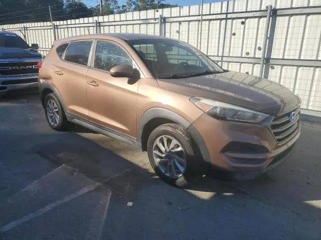 2016 HYUNDAI TUCSON SE  
