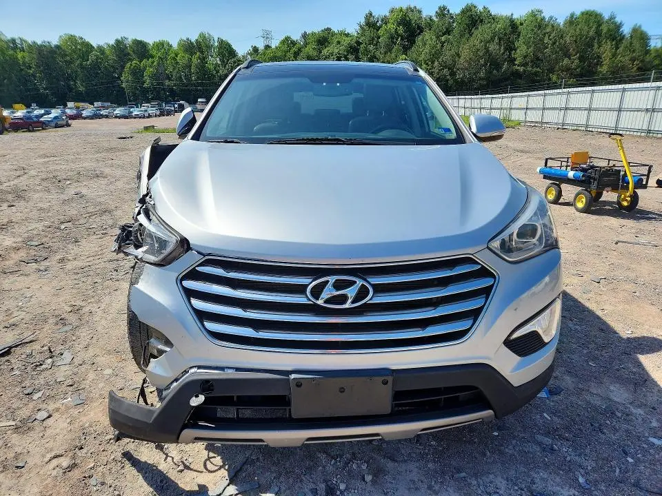 2016 HYUNDAI SANTA FE SE  