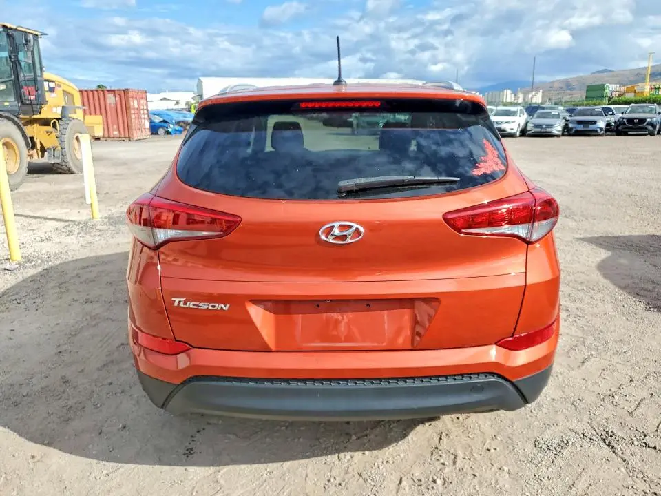 2017 HYUNDAI TUCSON SE  