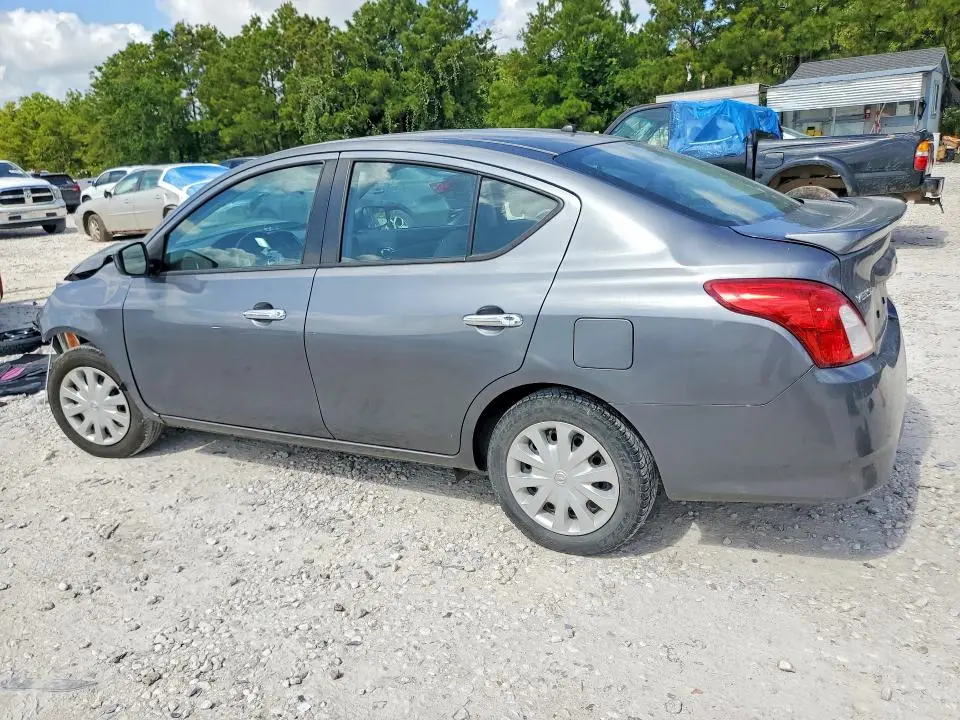 2019 NISSAN VERSA SV  