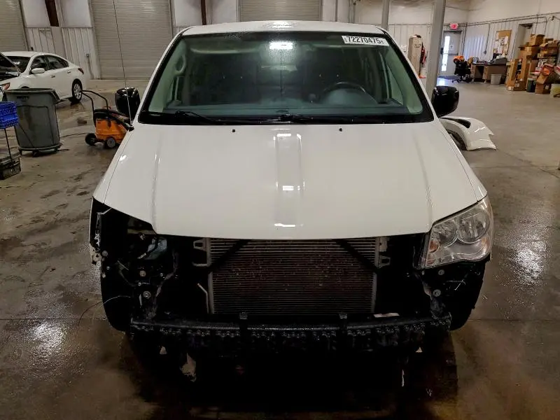 2013 DODGE GRAND CARAVAN SE  