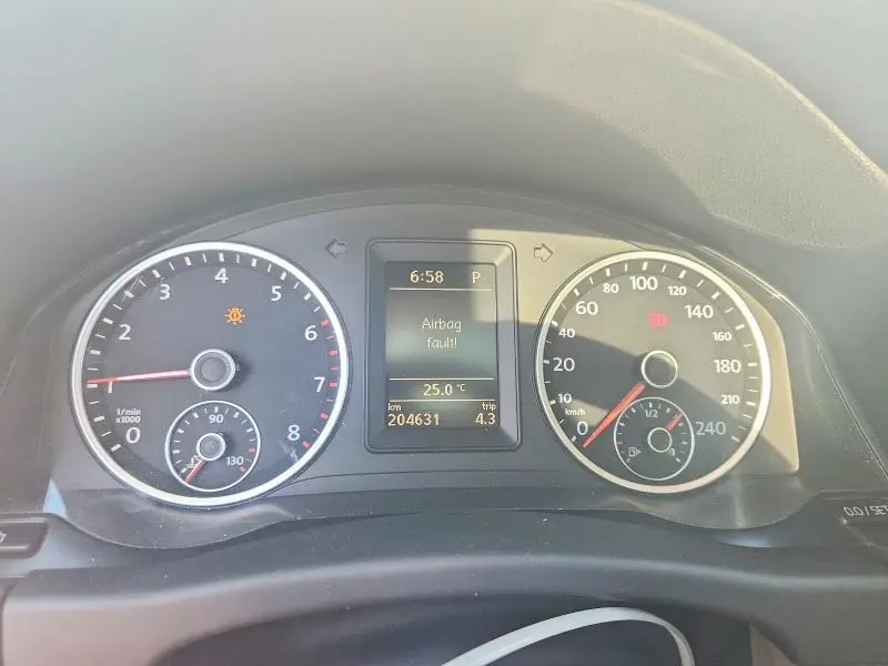 2010 VOLKSWAGEN TIGUAN SE  