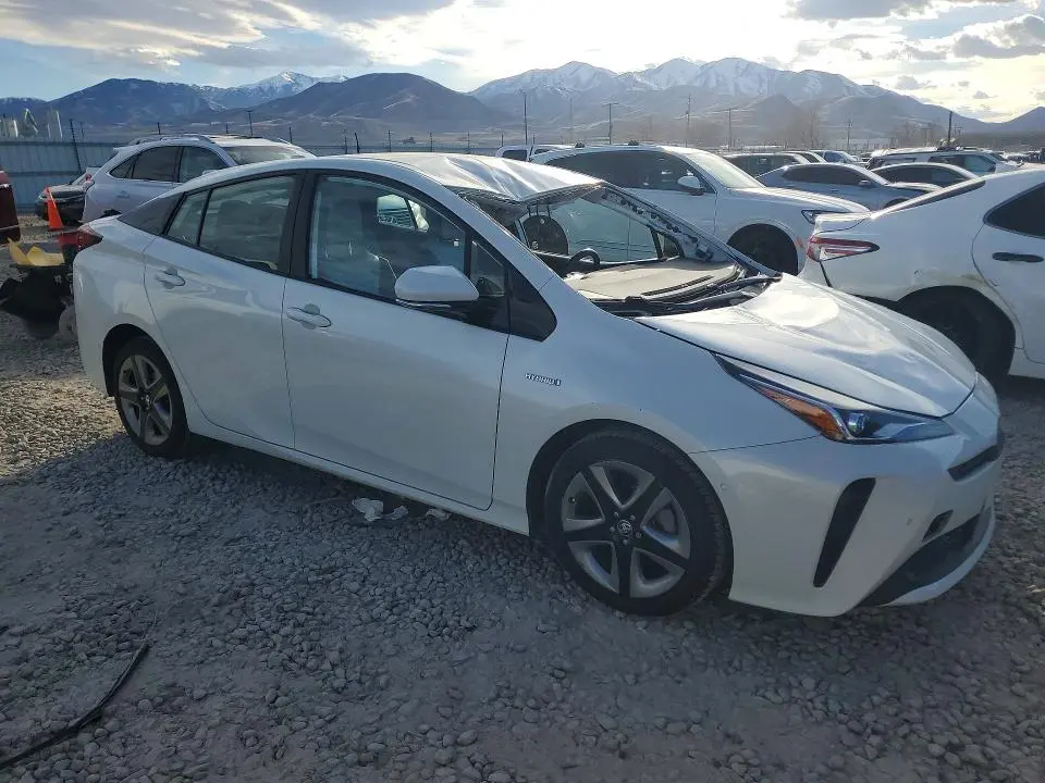 2019 TOYOTA PRIUS XLE  