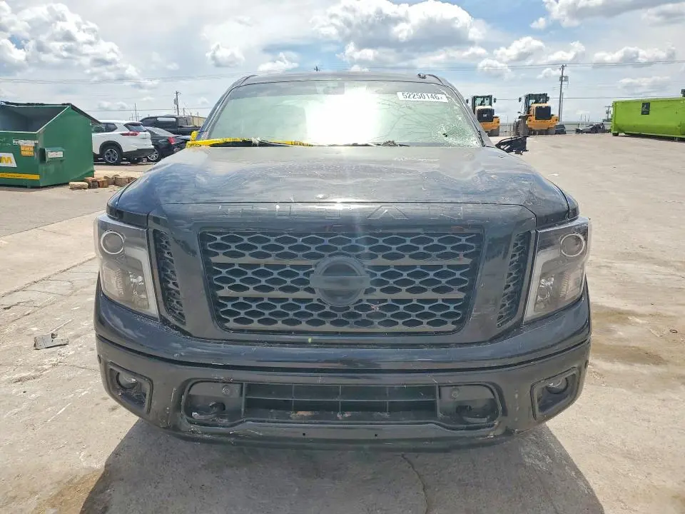 2019 NISSAN TITAN SV  