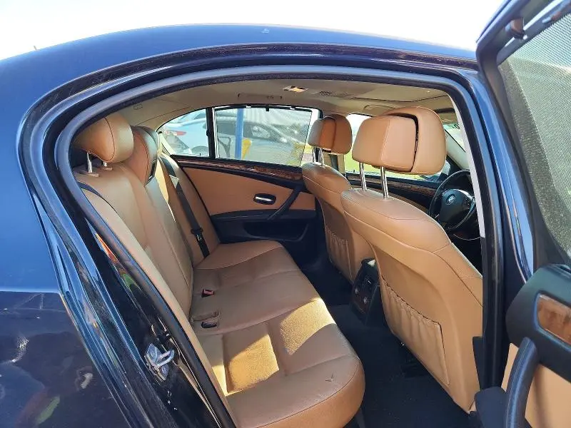 2010 BMW 528 XI  