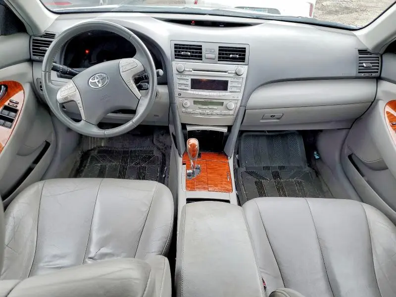 2010 TOYOTA CAMRY XLE  