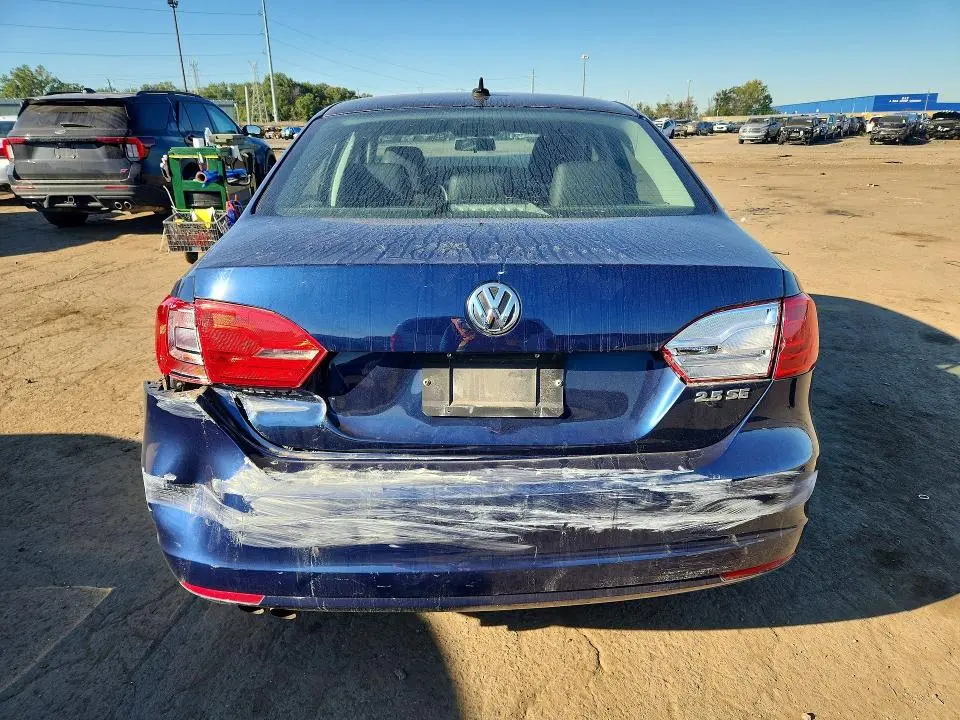 2013 VOLKSWAGEN JETTA SE  