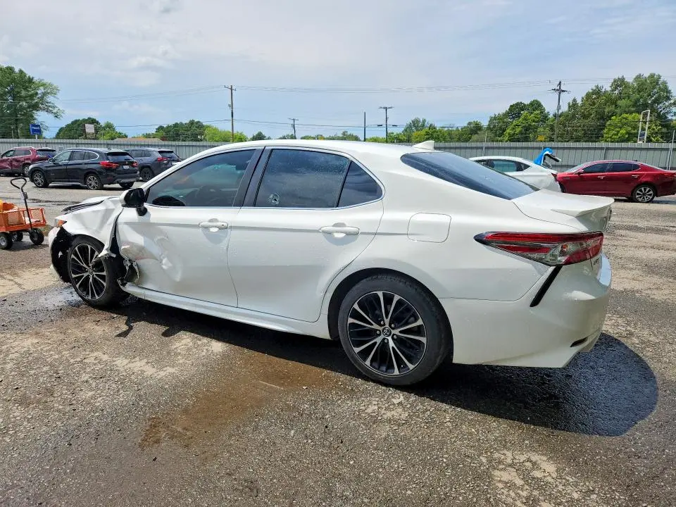 2019 TOYOTA CAMRY SE  