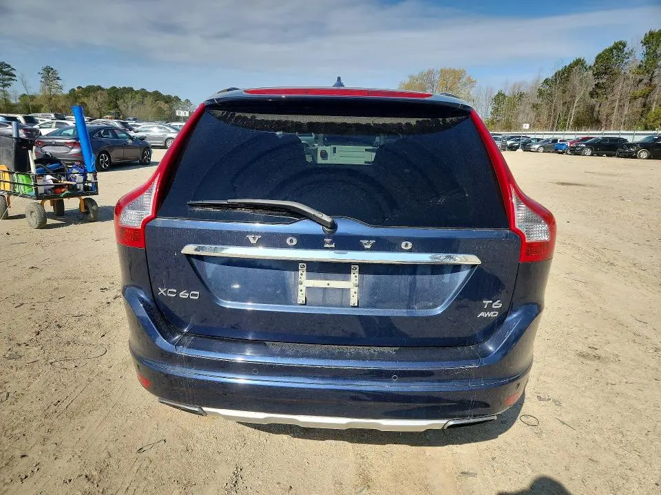 2015 VOLVO XC60 T6 PREMIER  