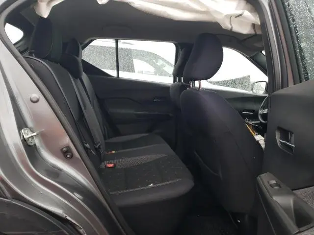 2018 NISSAN KICKS S  