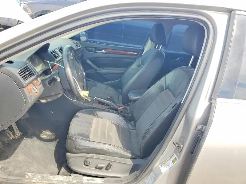 2013 VOLKSWAGEN PASSAT SEL  