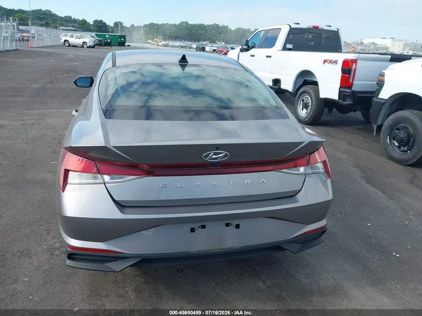 2023 HYUNDAI ELANTRA SE