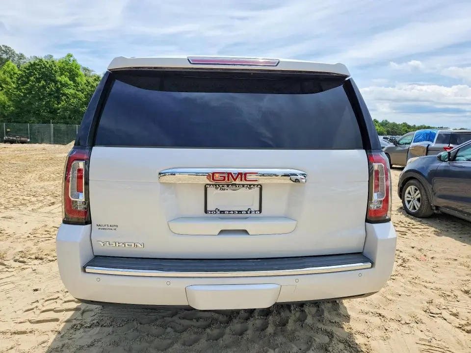 2016 GMC YUKON DENALI  