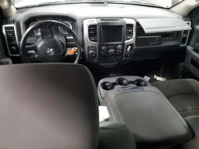 2016 RAM 1500 SLT  