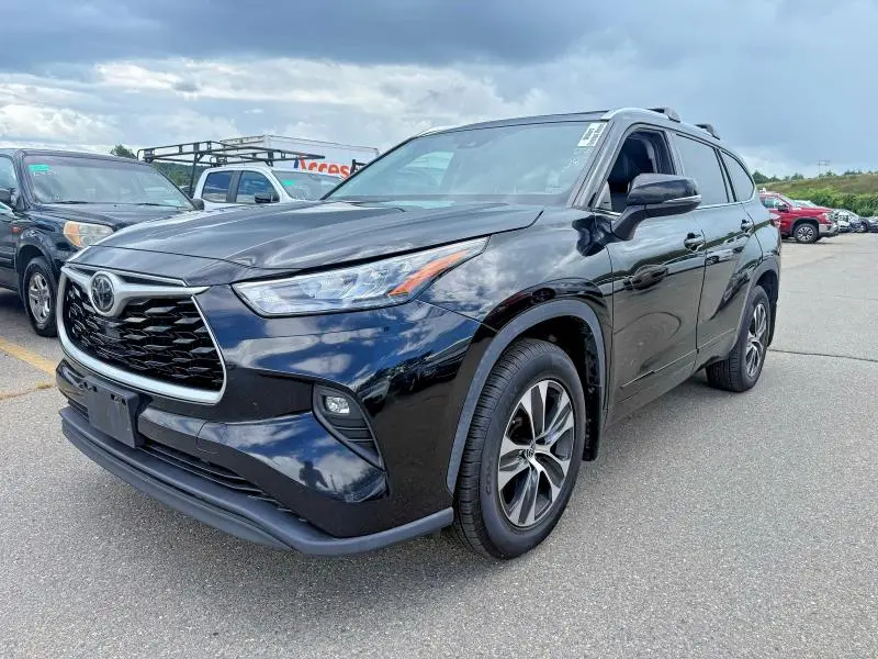 2020 TOYOTA HIGHLANDER XLE  