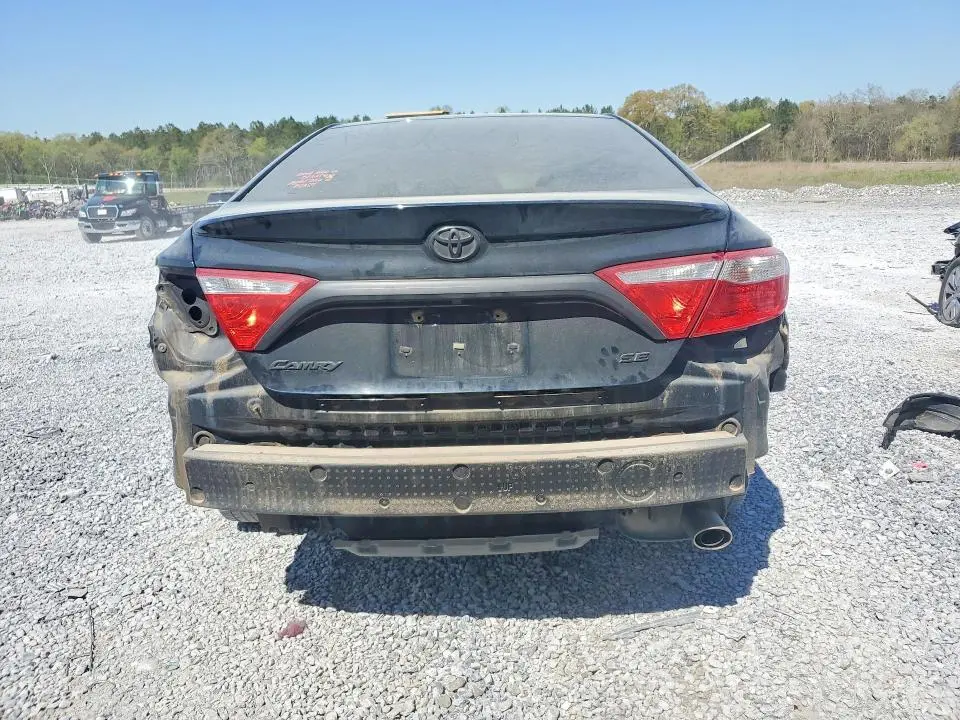 2017 TOYOTA CAMRY SE  