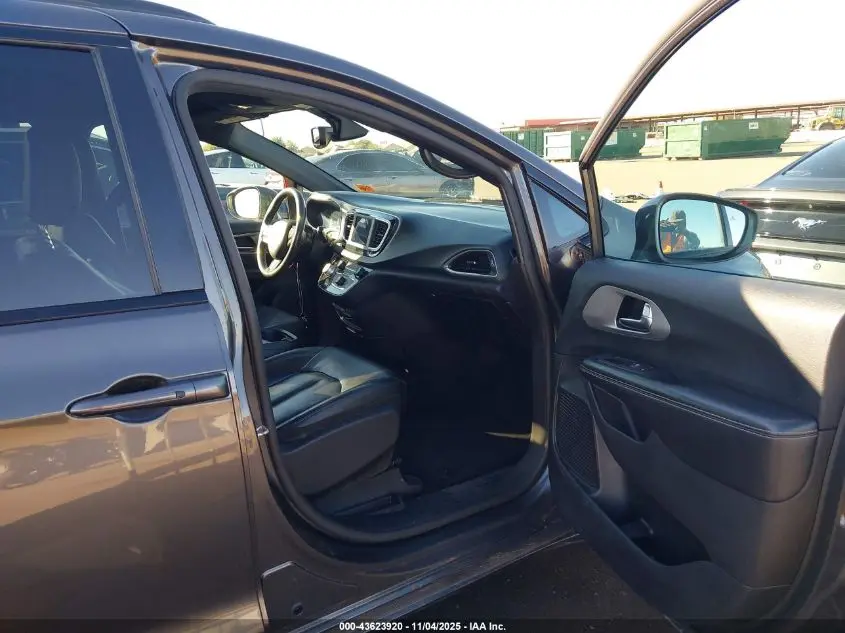 2019 CHRYSLER PACIFICA TOURING L