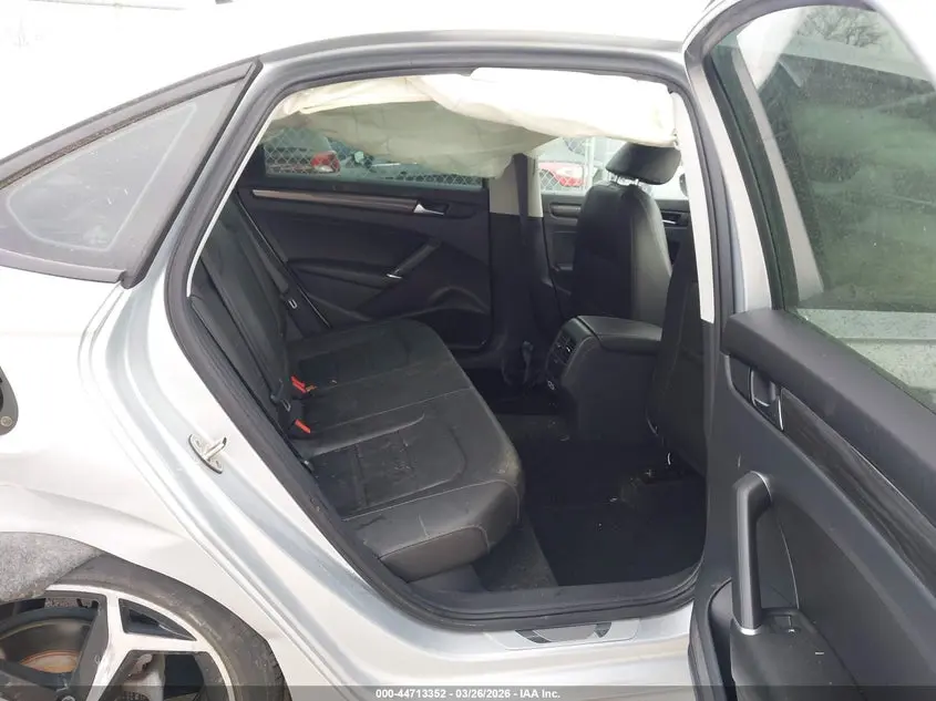 2020 VOLKSWAGEN PASSAT 2.0T R-LINE