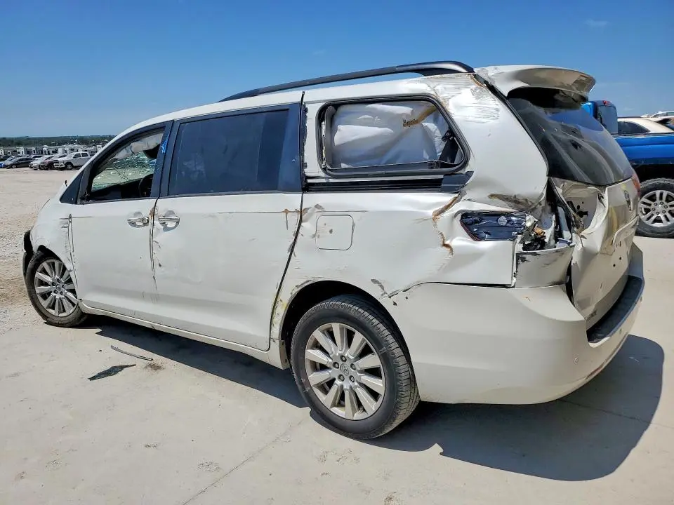 2017 TOYOTA SIENNA XLE 7-PASSENGER  